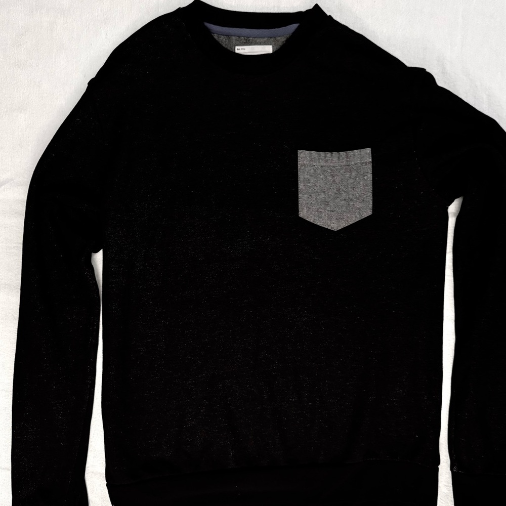 Sovereign Code Men's Black and Gray Sweater. Size M